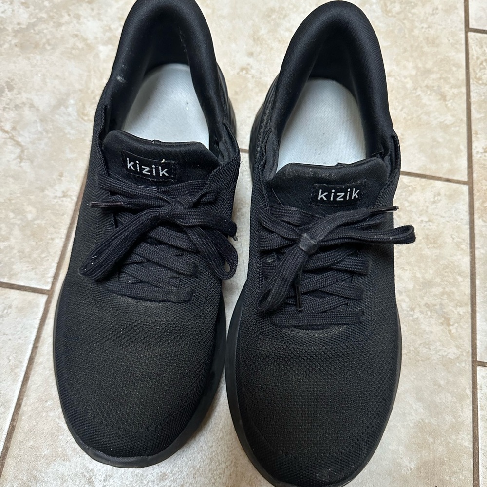 Kizik Step In Black Shoes